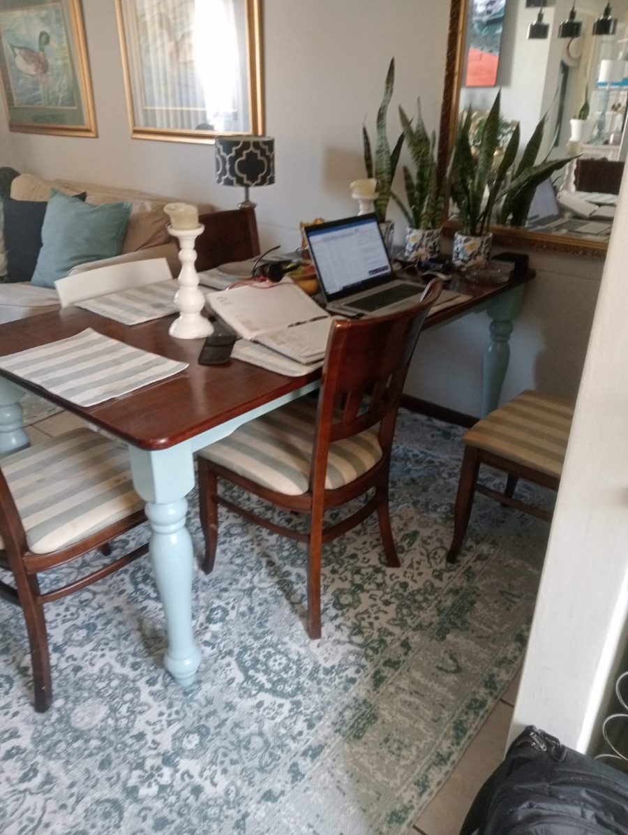 2 Bedroom Property for Sale in Whispering Pines Western Cape